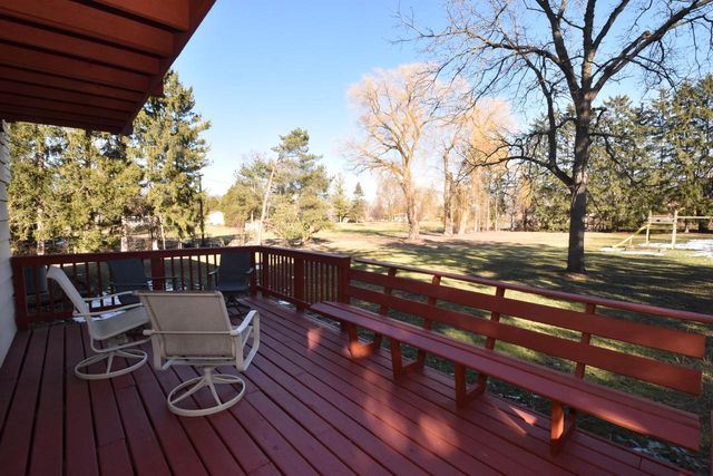 2324 S Brookland ROAD, New Berlin, WI 53151