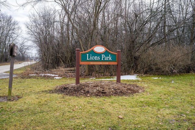 2324 S Brookland ROAD, New Berlin, WI 53151