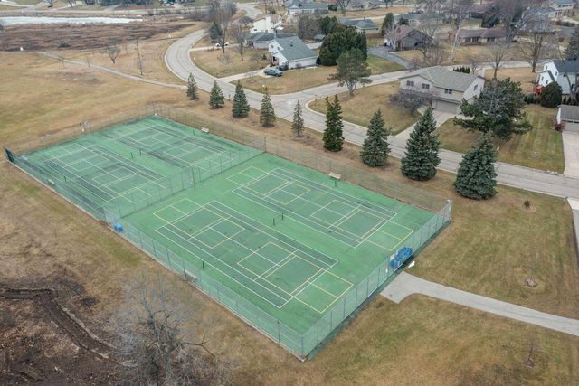 2324 S Brookland ROAD, New Berlin, WI 53151