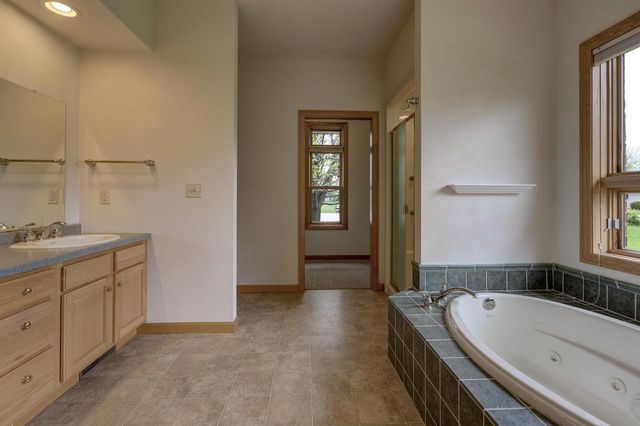 N974 JOEYS PLACE, Greenville, WI 54942