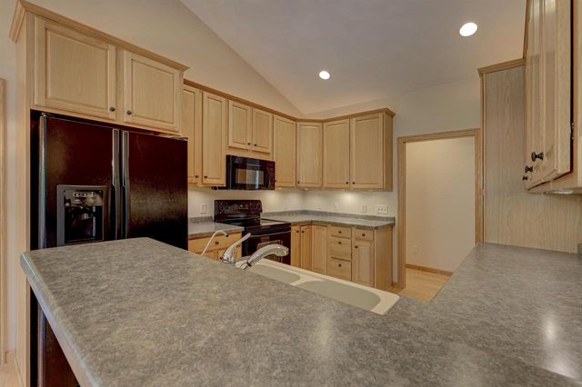 N974 JOEYS PLACE, Greenville, WI 54942
