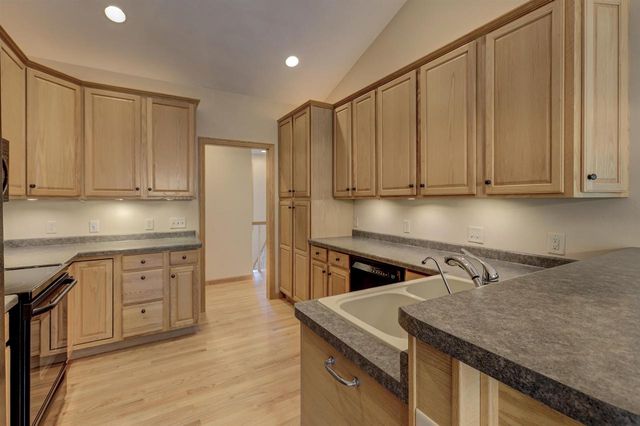 N974 JOEYS PLACE, Greenville, WI 54942