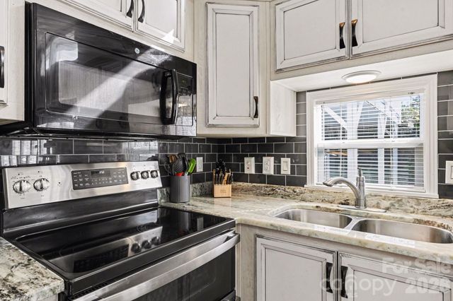 130 Eagle Drive, New London, NC 28127