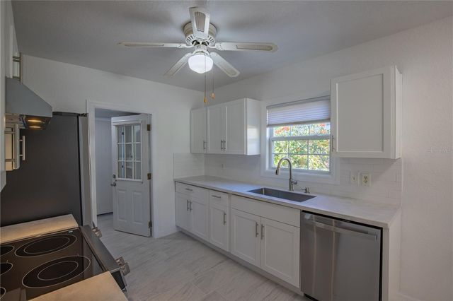 944 BRUCE AVENUE, Clearwater Beach, FL 33767