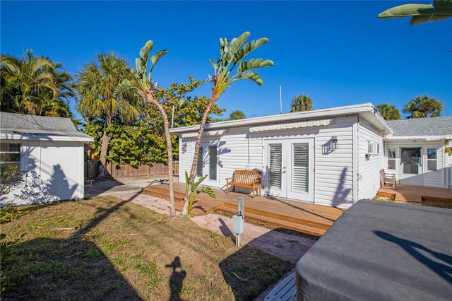 944 BRUCE AVENUE, Clearwater Beach, FL 33767