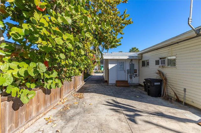 944 BRUCE AVENUE, Clearwater Beach, FL 33767