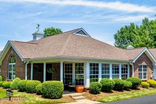 10606 Eagle Pines Ln, Louisville, KY 40223