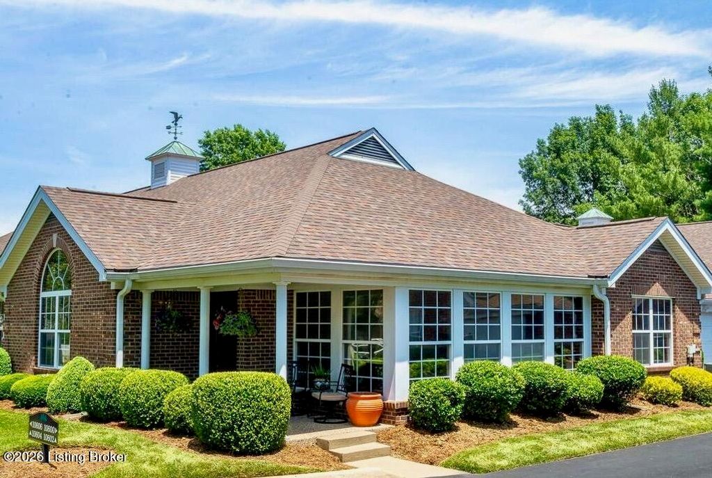 10606 Eagle Pines Ln, Louisville, KY 40223