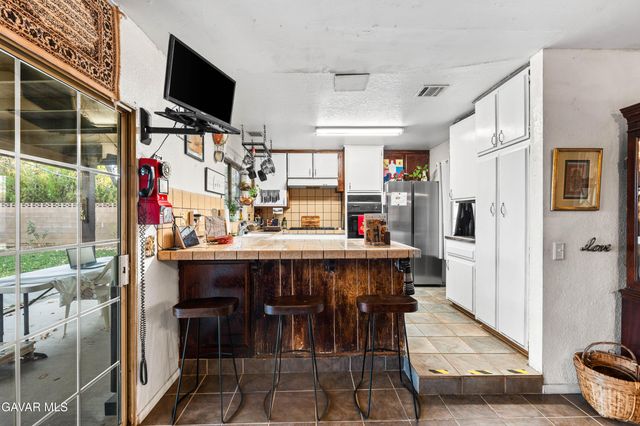 42902 Sachs Drive, Lancaster, CA 93536