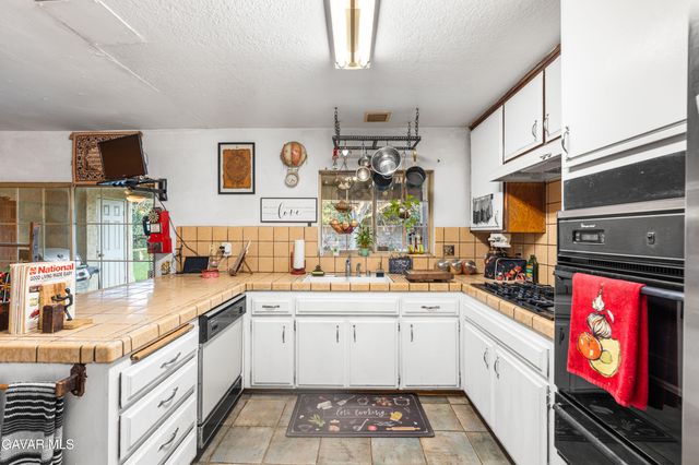 42902 Sachs Drive, Lancaster, CA 93536