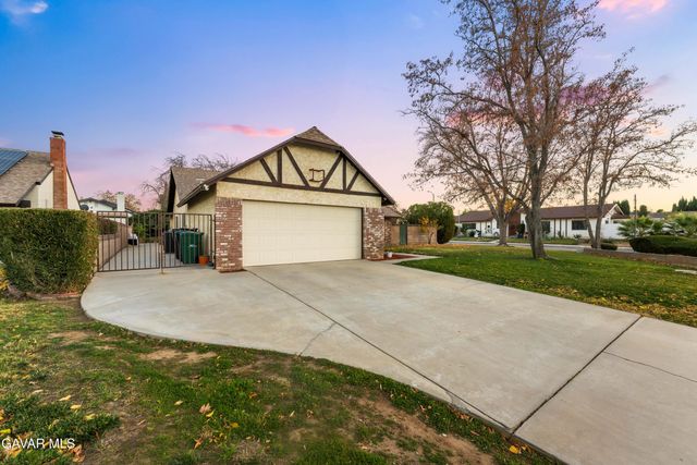 42902 Sachs Drive, Lancaster, CA 93536