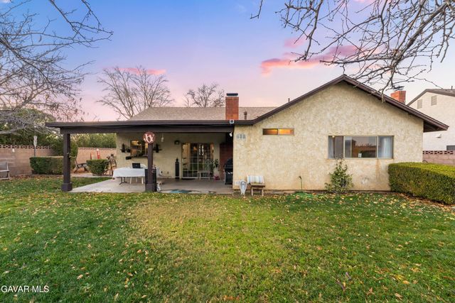 42902 Sachs Drive, Lancaster, CA 93536