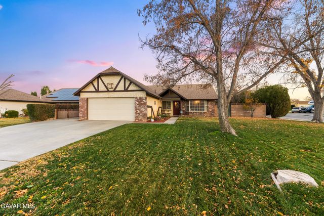 42902 Sachs Drive, Lancaster, CA 93536