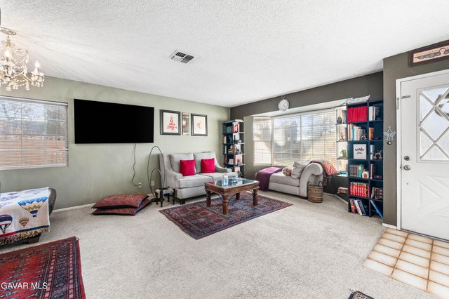 42902 Sachs Drive, Lancaster, CA 93536