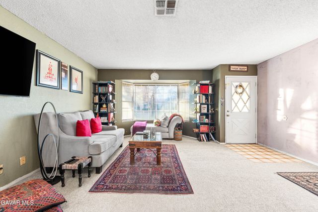 42902 Sachs Drive, Lancaster, CA 93536