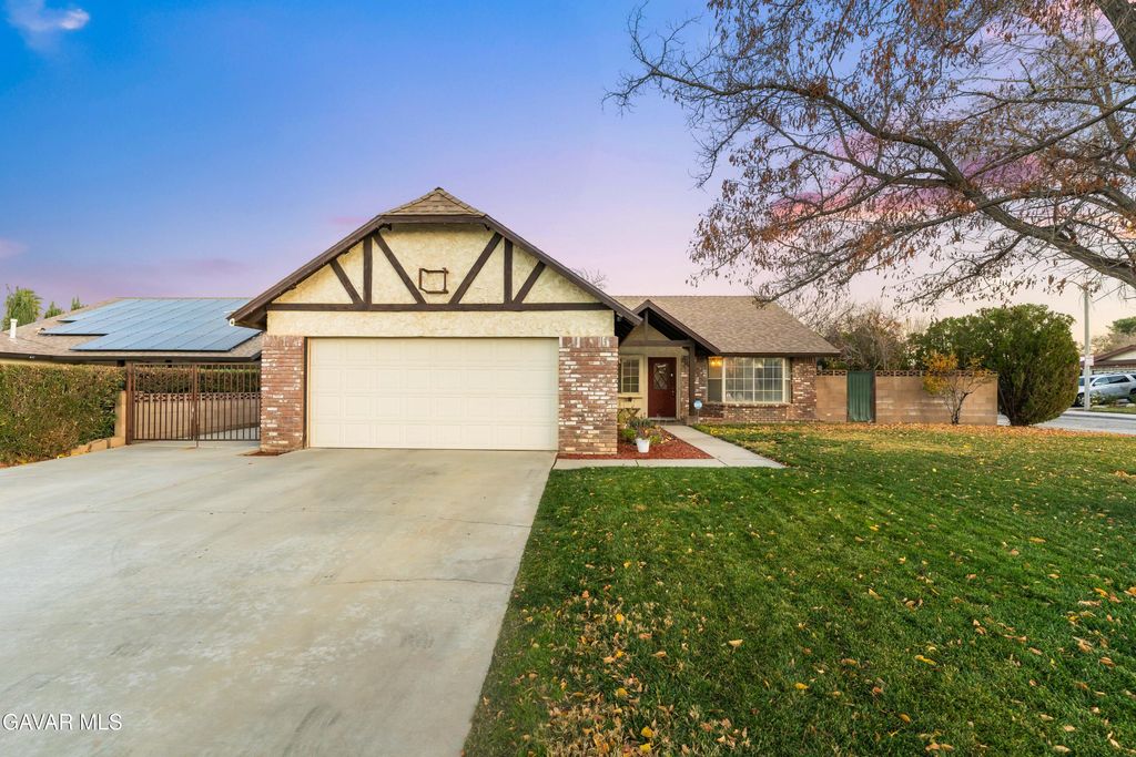 42902 Sachs Drive, Lancaster, CA 93536