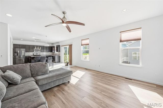 1512 Cannon Ridge Drive, St Louis, MO 63146