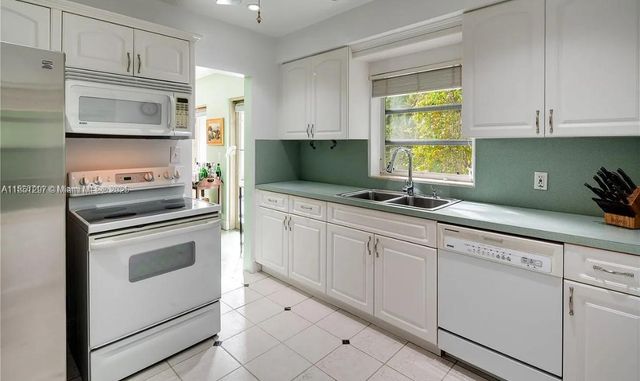 7300 Mindello St, Coral Gables, FL 33143