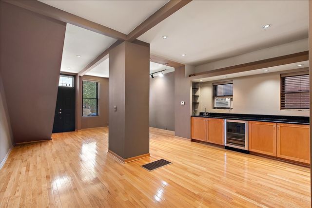 3640 S Lowe Avenue, Chicago, IL 60609