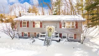 23 Hamilton Road, Peabody, MA 01960
