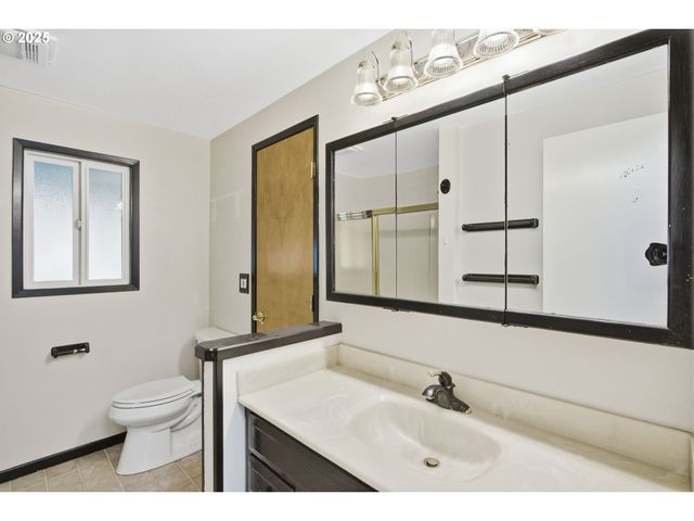 777 60TH St, Springfield, OR 97478