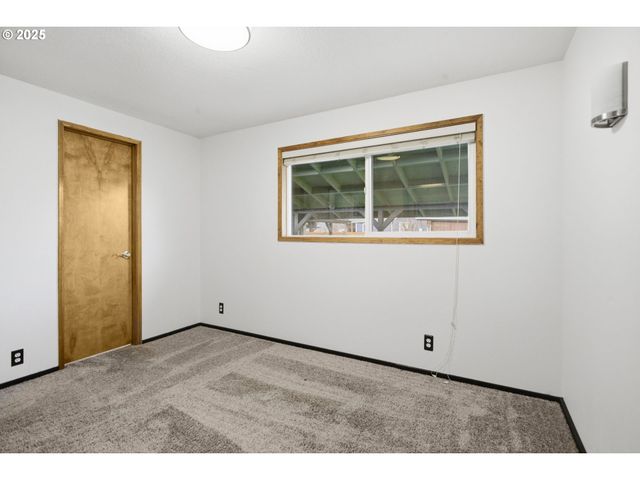 777 60TH St, Springfield, OR 97478