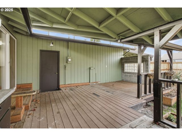 777 60TH St, Springfield, OR 97478