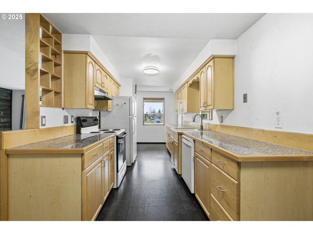 777 60TH St, Springfield, OR 97478