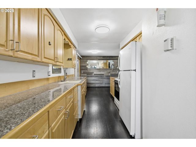 777 60TH St, Springfield, OR 97478