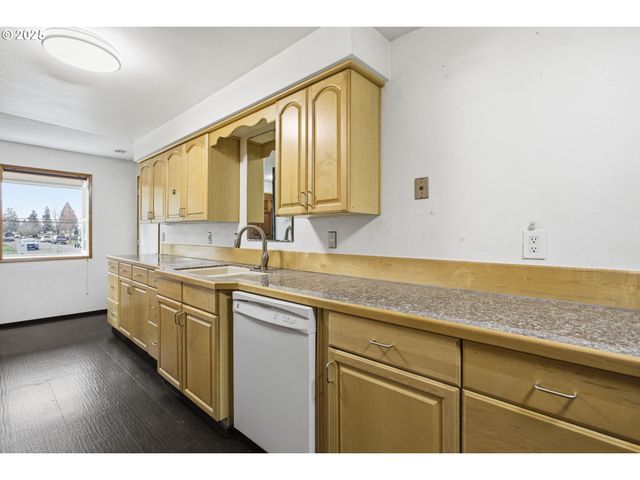 777 60TH St, Springfield, OR 97478