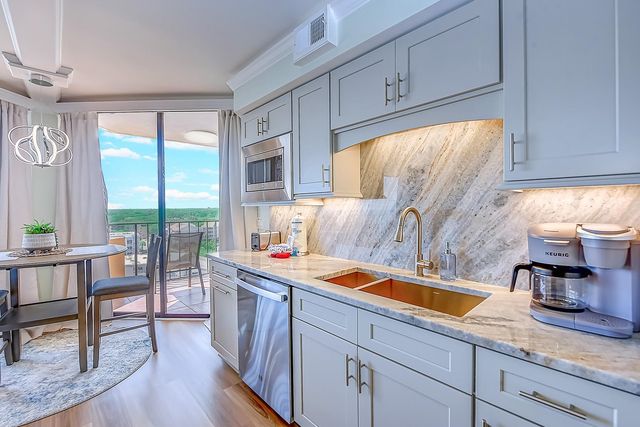 9650 Shore Dr Apt 902, Myrtle Beach, SC 29572