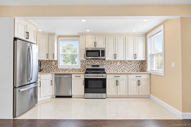 236 Plainview Road, Hicksville, NY 11801