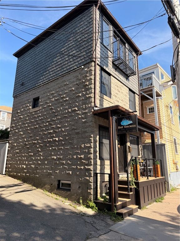 494 Thames St Street, Newport, RI 02840