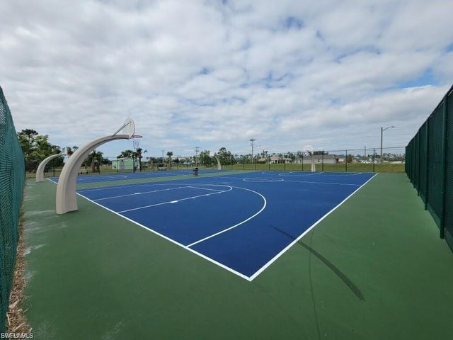 2213 NE 33rd ST, Cape Coral, FL 33909