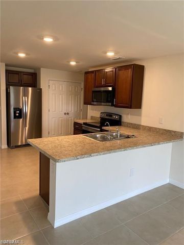 2213 NE 33rd ST, Cape Coral, FL 33909