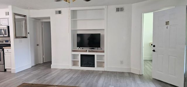 320 FORESTWAY CIRCLE 107, Altamonte Springs, FL 32701