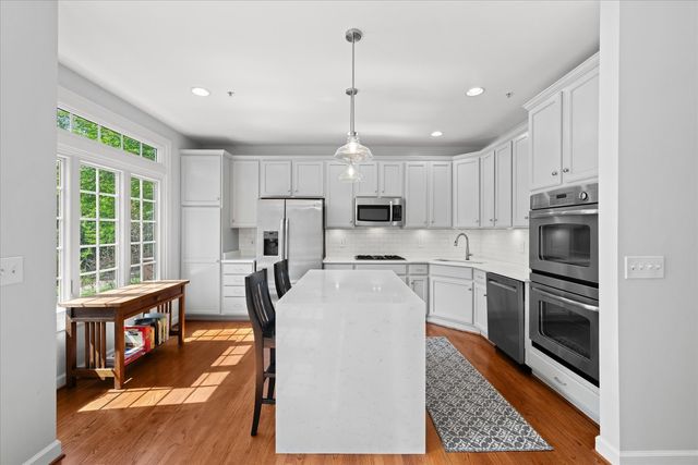 272 Murtha Street, Alexandria, VA 22304