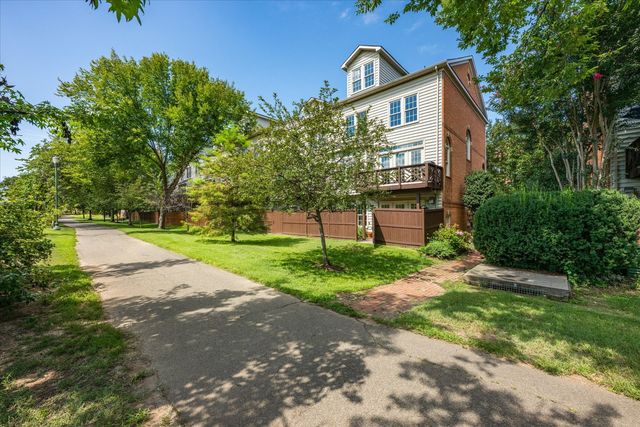 272 Murtha Street, Alexandria, VA 22304