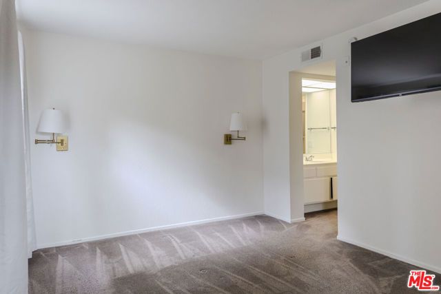 5782 Oak Bank Trail TL105, Oak Park, CA 91377