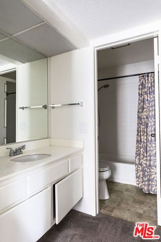 5782 Oak Bank Trail TL105, Oak Park, CA 91377