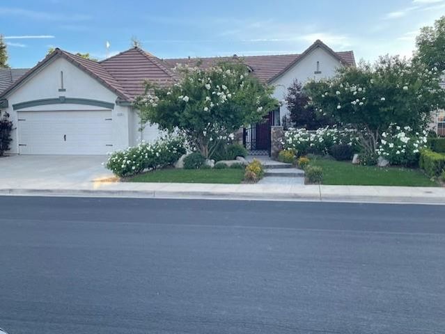 3320 Hanson Avenue, Clovis, CA 93611