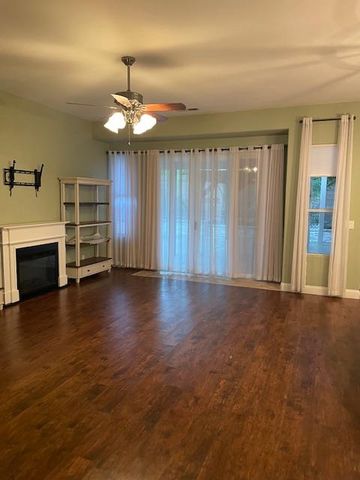 3320 Hanson Avenue, Clovis, CA 93611
