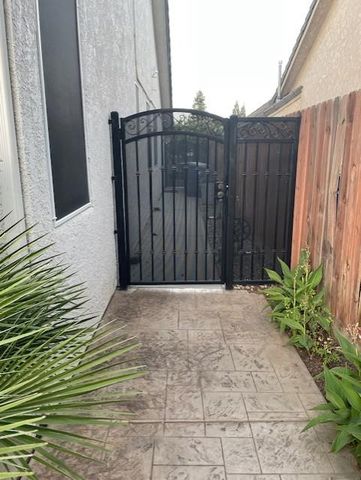 3320 Hanson Avenue, Clovis, CA 93611