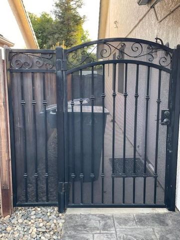 3320 Hanson Avenue, Clovis, CA 93611