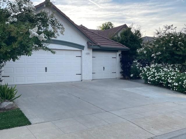 3320 Hanson Avenue, Clovis, CA 93611