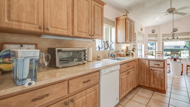 6231 SE Ames Way, Hobe Sound, FL 33455