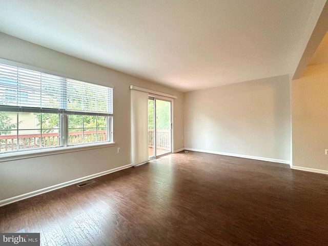 5700 MEDALLION CT, Alexandria, VA 22303