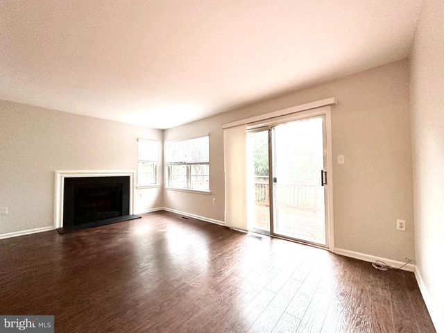 5700 MEDALLION CT, Alexandria, VA 22303