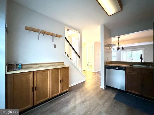 5700 MEDALLION CT, Alexandria, VA 22303