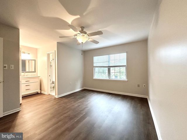 5700 MEDALLION CT, Alexandria, VA 22303